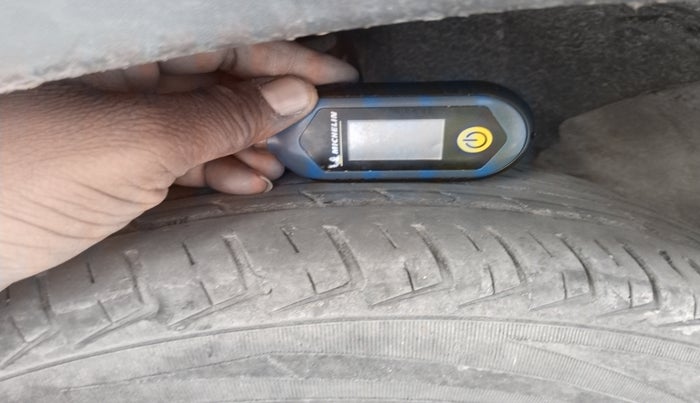 2019 Renault Kwid RXT 1.0 (O), Petrol, Manual, 93,298 km, tyre