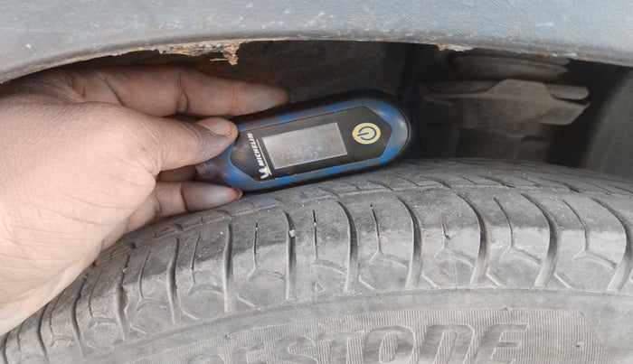 2019 Renault Kwid RXT 1.0 (O), Petrol, Manual, 93,298 km, tyre