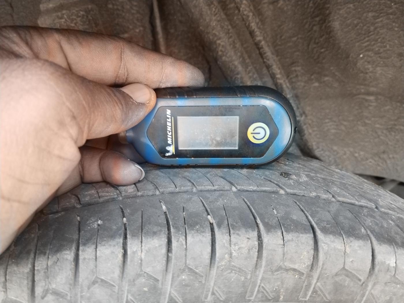 2019 Renault Kwid RXT 1.0 (O), Petrol, Manual, 94,000 km, tyre