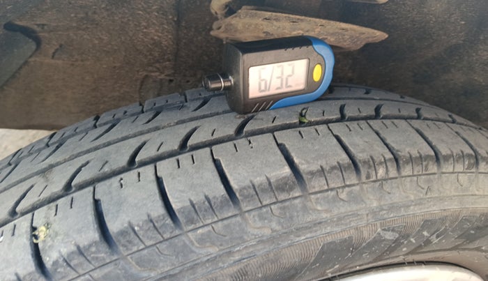 2013 Hyundai i20 MAGNA 1.2, Petrol, Manual, 70,288 km, tyre