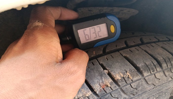 2013 Hyundai i20 MAGNA 1.2, Petrol, Manual, 70,288 km, tyre