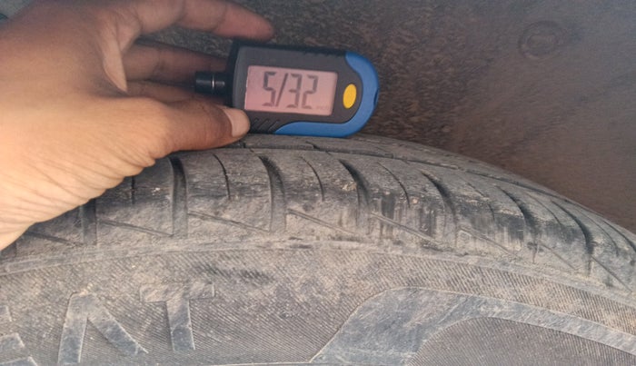 2013 Hyundai i20 MAGNA 1.2, Petrol, Manual, 70,288 km, tyre