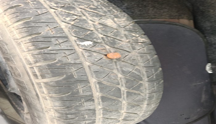 2011 Maruti Swift VXI, Petrol, Manual, 1,27,292 km, tyre