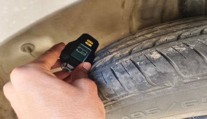 2023 KIA SONET HTE 1.2, Petrol, Manual, 12,103 km, tyre