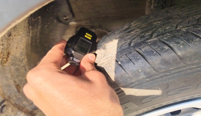 2023 KIA SONET HTE 1.2, Petrol, Manual, 12,103 km, tyre