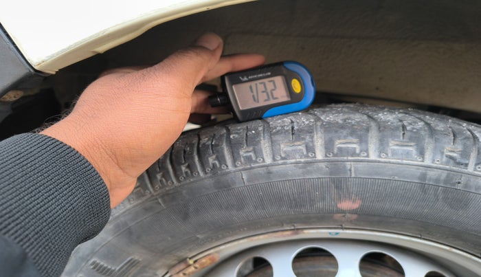 2017 Maruti Alto 800 LX, Petrol, Manual, 33,214 km, tyre