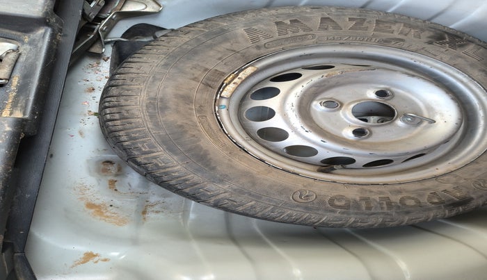 2017 Maruti Alto 800 LX, Petrol, Manual, 33,214 km, tyre