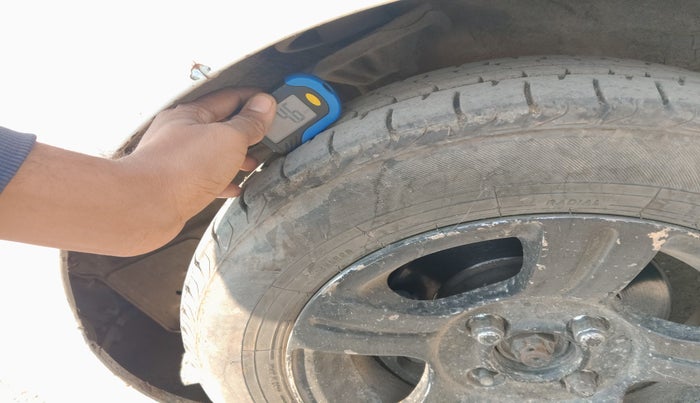 2011 Hyundai Santro Xing GLS, Petrol, Manual, 8,95,593 km, tyre