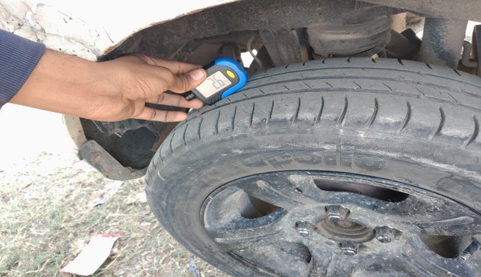 2011 Hyundai Santro Xing GLS, Petrol, Manual, 8,95,593 km, tyre