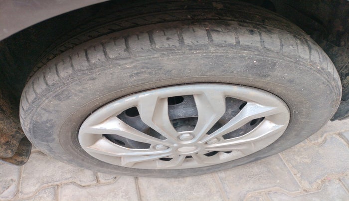 2016 Tata Tiago XT DIESEL, Diesel, Manual, 76,563 km, tyre