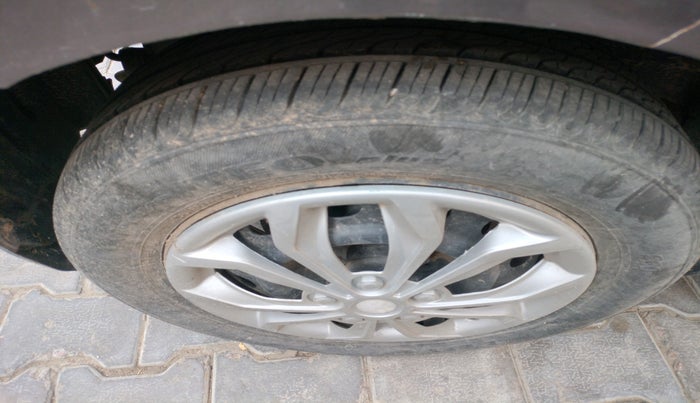 2016 Tata Tiago XT DIESEL, Diesel, Manual, 76,563 km, tyre