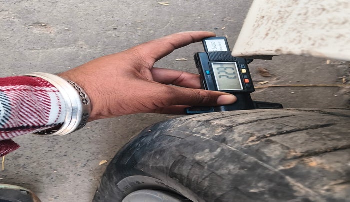 2017 Hyundai Grand i10 SPORTZ U2 1.2 CRDI, Diesel, Manual, 1,23,607 km, tyre