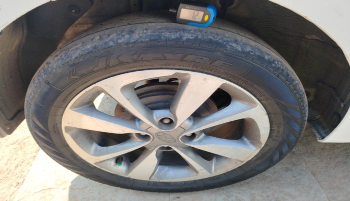 2017 Hyundai Elite i20 ASTA 1.4 CRDI (O), Diesel, Manual, 1,25,027 km, tyre