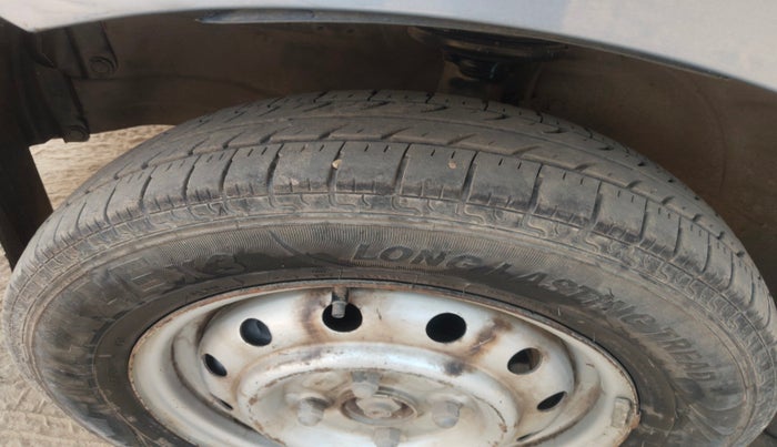 2011 Maruti Wagon R 1.0 LXI, Petrol, Manual, 76,094 km, tyre