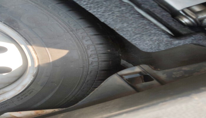 2011 Maruti Wagon R 1.0 LXI, Petrol, Manual, 76,094 km, tyre