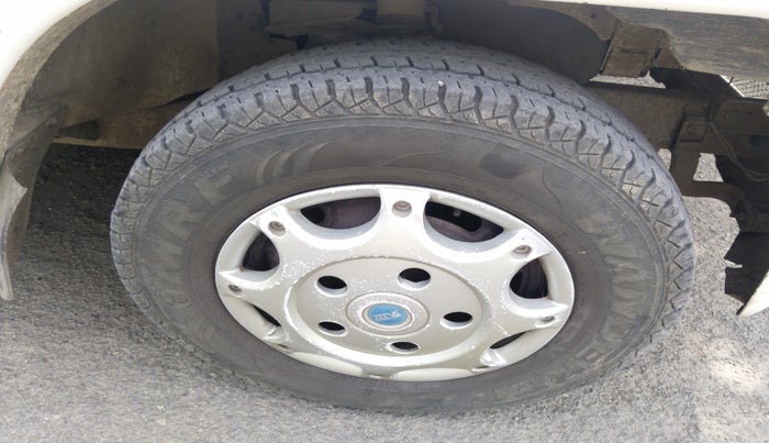 2012 Mahindra Bolero SLE BS-III, Diesel, Manual, 1,23,456 km, tyre