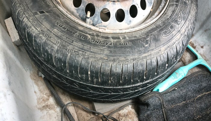 2015 Hyundai Xcent BASE 1.2, Petrol, Manual, 1,48,408 km, tyre