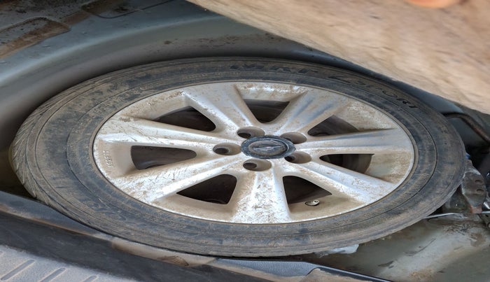 2010 Toyota Corolla Altis G DIESEL, Diesel, Manual, 1,77,171 km, tyre