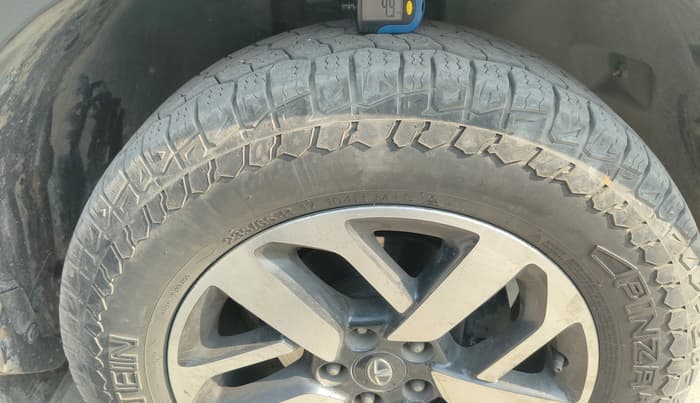 2020 Tata Harrier XZA PLUS 2.0L, Diesel, Automatic, 1,33,691 km, tyre