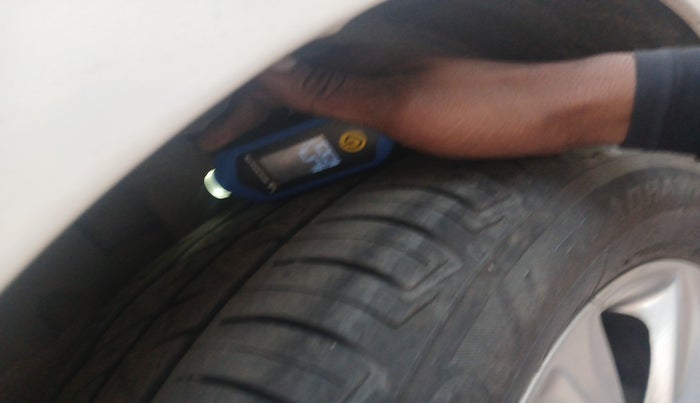 2016 Ford Ecosport TITANIUM+ 1.5L DIESEL, Diesel, Manual, 99,603 km, tyre