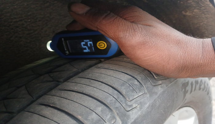 2016 Ford Ecosport TITANIUM+ 1.5L DIESEL, Diesel, Manual, 99,603 km, tyre