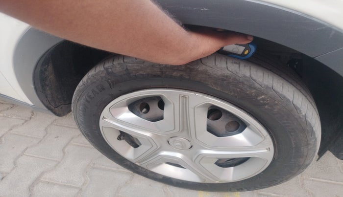 2019 Tata NEXON XT DIESEL, Diesel, Manual, 1,44,084 km, tyre