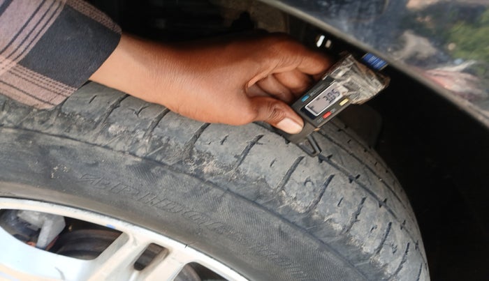 2018 Mahindra MARAZZO M6 8 STR, Diesel, Manual, 1,28,346 km, tyre