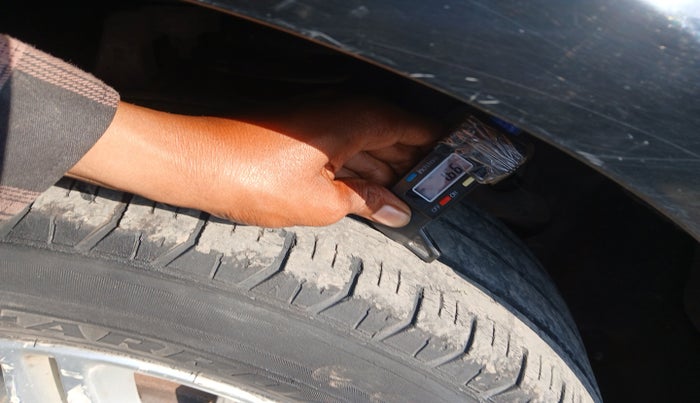 2018 Mahindra MARAZZO M6 8 STR, Diesel, Manual, 1,28,346 km, tyre