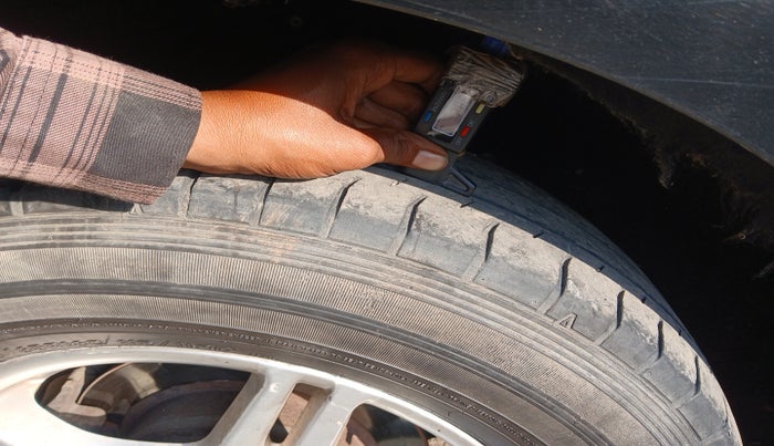 2018 Mahindra MARAZZO M6 8 STR, Diesel, Manual, 1,28,346 km, tyre