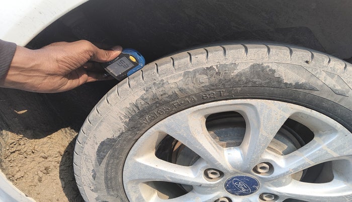 2015 Ford Classic 1.4 TITANIUM DIESEL, Diesel, Manual, 1,45,740 km, tyre