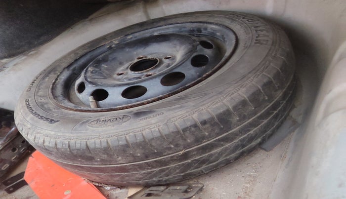 2015 Ford Classic 1.4 TITANIUM DIESEL, Diesel, Manual, 1,45,740 km, tyre