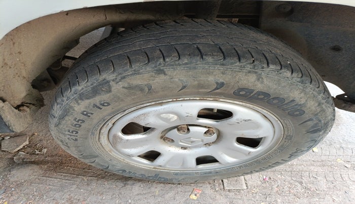 2015 Renault Duster 85 PS RXL DIESEL, Diesel, Manual, 1,44,637 km, tyre