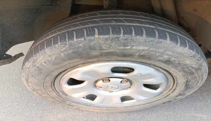 2015 Renault Duster 85 PS RXL DIESEL, Diesel, Manual, 1,44,637 km, tyre