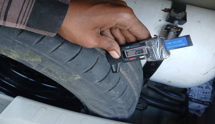 2017 Maruti Celerio VXI CNG, Petrol, Manual, 1,61,366 km, tyre