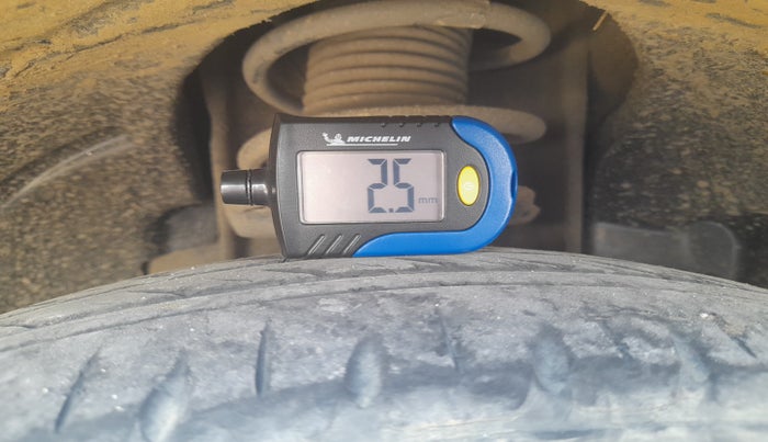 2018 Tata Tiago XE PETROL, Petrol, Manual, 1,53,000 km, tyre