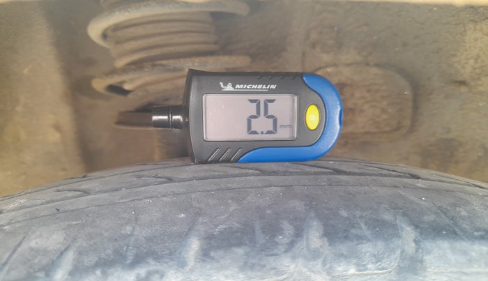 2018 Tata Tiago XE PETROL, Petrol, Manual, 1,53,000 km, tyre