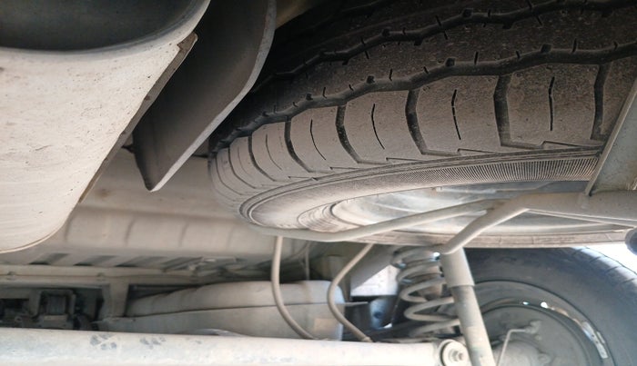 2024 Maruti Eeco 5 STR AC CNG, Petrol, Manual, 16,817 km, tyre