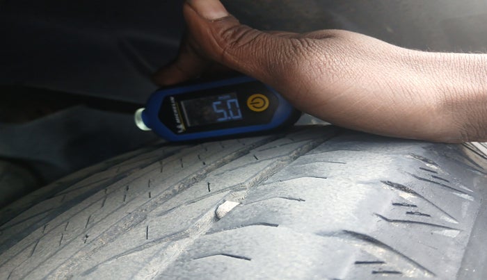 2023 Tata Safari XTA PLUS DARK EDITION, Diesel, Automatic, 62,366 km, tyre