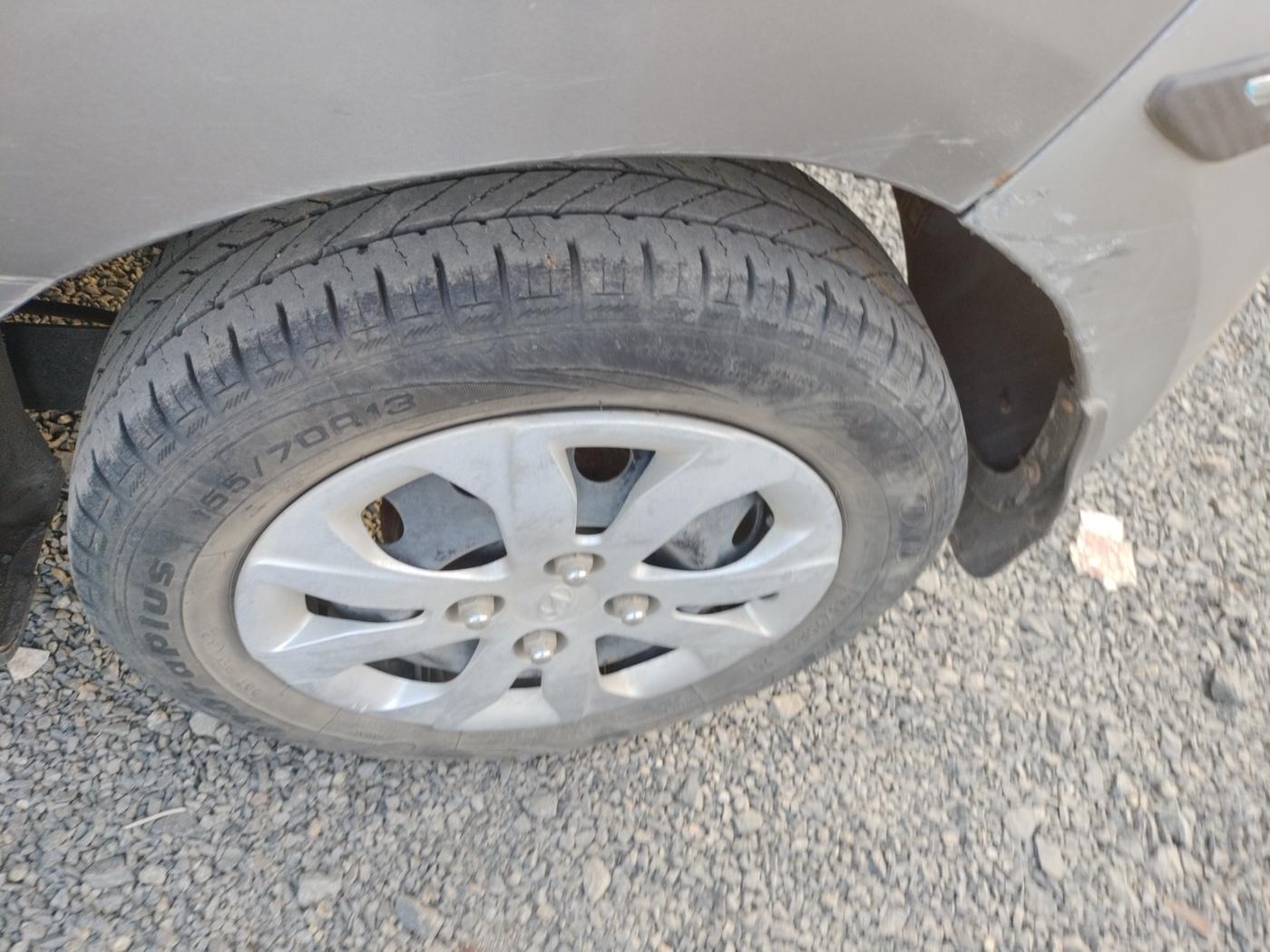 2014 Hyundai Eon MAGNA + LPG, Petrol, Manual, 55,555 km, tyre