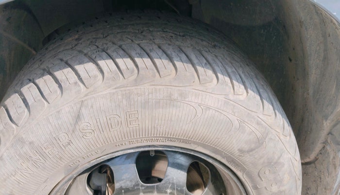 2015 Renault Duster 85 PS RXE DIESEL, Diesel, Manual, 66,922 km, tyre