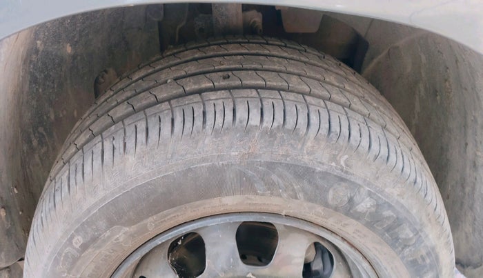 2015 Renault Duster 85 PS RXE DIESEL, Diesel, Manual, 66,922 km, tyre