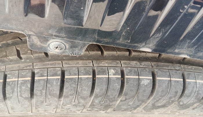 2024 Tata Safari ACCOMPLISHED PLUS DARK EDITION AT, Diesel, Automatic, 16,216 km, tyre