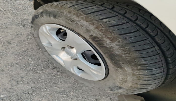 2016 Ford Ecosport TREND 1.5L DIESEL, Diesel, Manual, 1,46,943 km, tyre