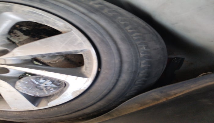 2016 Hyundai Elite i20 ASTA 1.4 CRDI (O), Diesel, Manual, 1,31,352 km, tyre