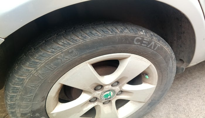 2011 Skoda Fabia ELEGANCE 1.2 MPI, Petrol, Manual, 91,968 km, tyre