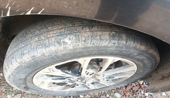 2016 Maruti Baleno DELTA PETROL 1.2, Petrol, Manual, 1,00,139 km, tyre