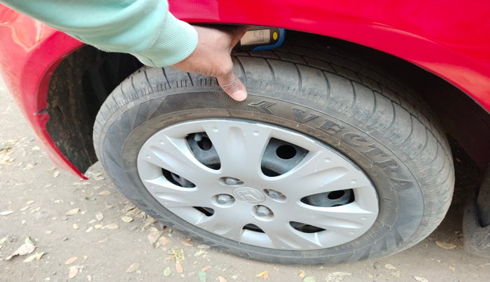 2015 Honda Brio S MT, Petrol, Manual, 80,708 km, tyre