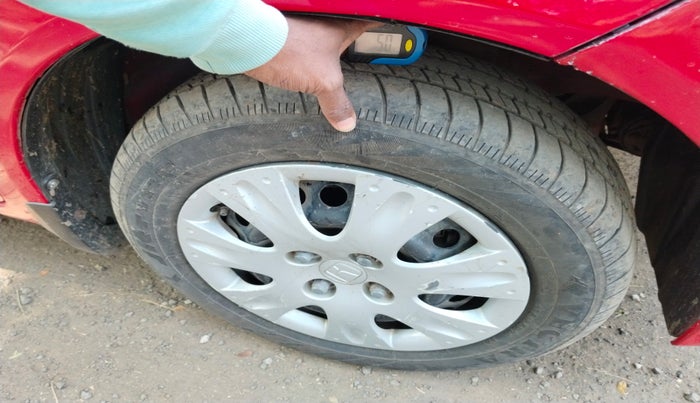 2015 Honda Brio S MT, Petrol, Manual, 80,708 km, tyre