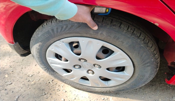 2015 Honda Brio S MT, Petrol, Manual, 80,708 km, tyre