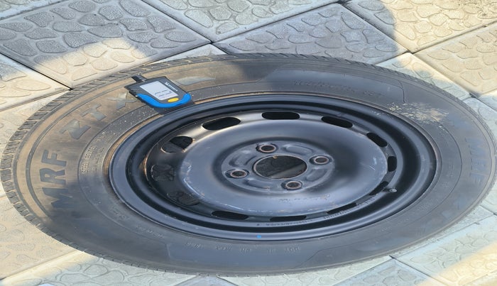 2012 Ford Figo TITANIUM 1.4 DIESEL, Diesel, Manual, 1,02,426 km, tyre